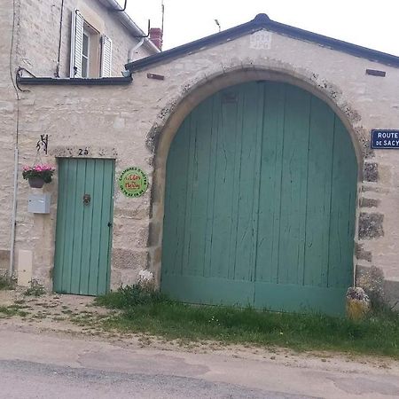 Le Clos Du Merry Joux-la-Ville Esterno foto