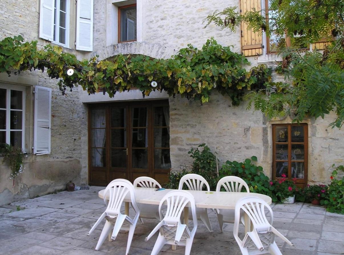 Le Clos Du Merry Joux-la-Ville Esterno foto