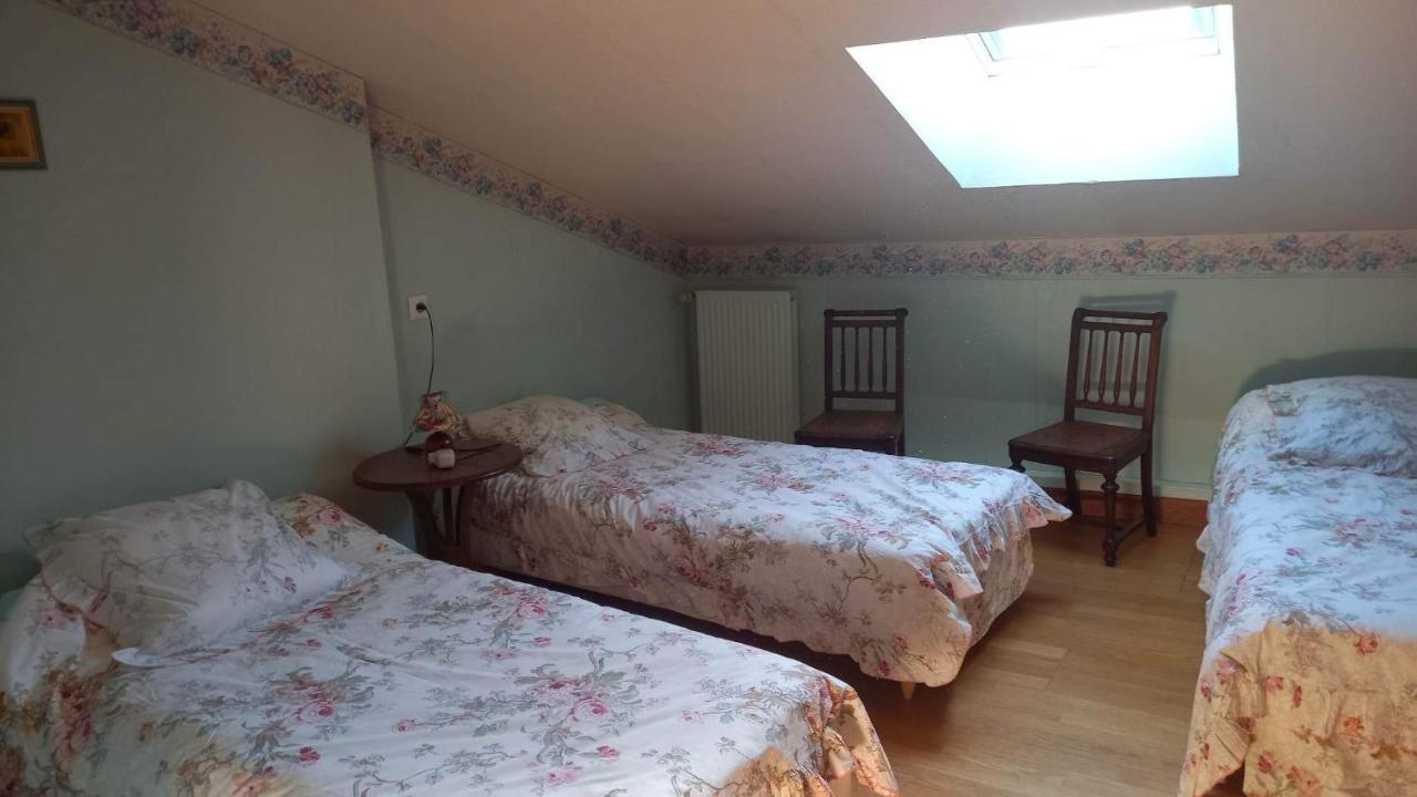 Le Clos Du Merry Joux-la-Ville Esterno foto